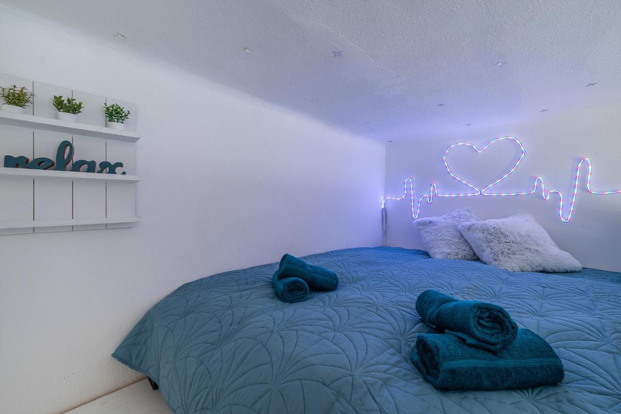 Sunny Dots Apartment - Free Parking! Budapeste Exterior foto